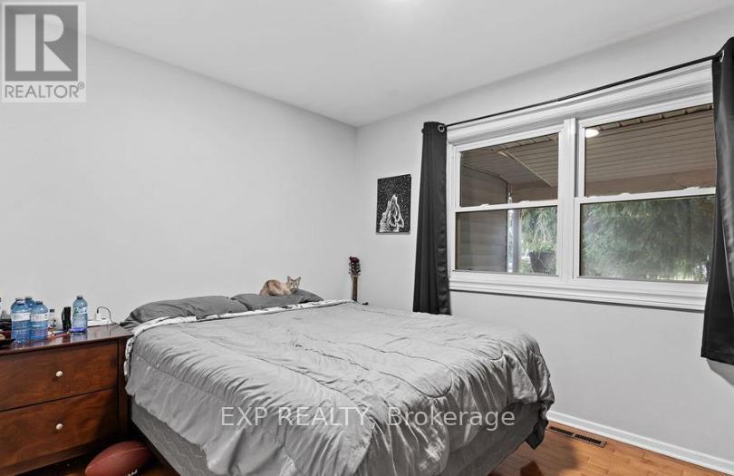Upper - 304 First Avenue, Welland, ON - Indoor Photo Showing Bedroom