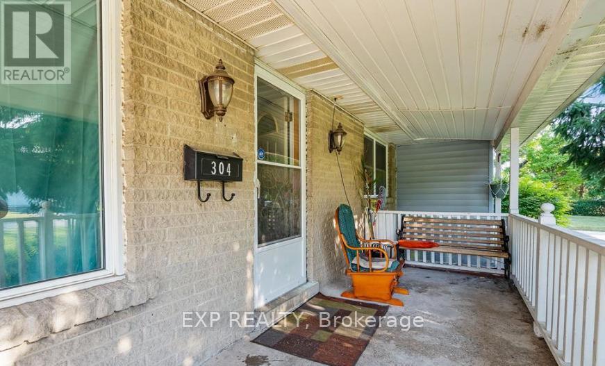 Upper - 304 First Avenue, Welland, ON - Outdoor With Exterior