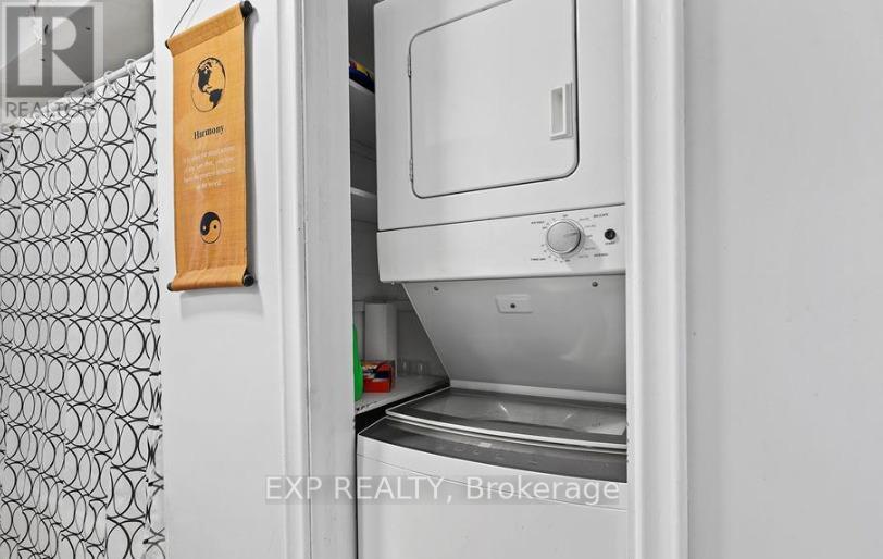 Upper - 304 First Avenue, Welland, ON - Indoor Photo Showing Laundry Room