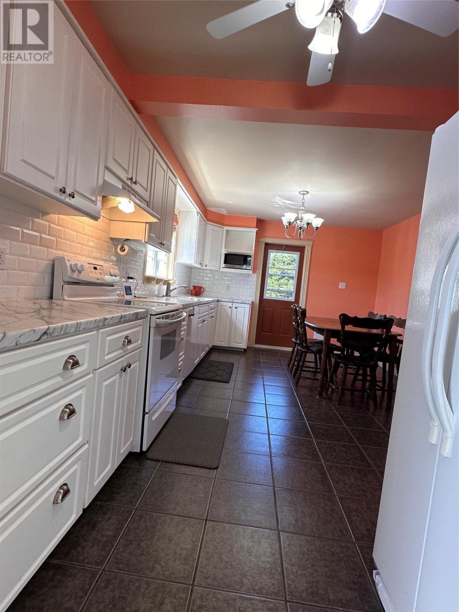 25 Duceys Lane, Marystown, NL - Indoor Photo Showing Kitchen