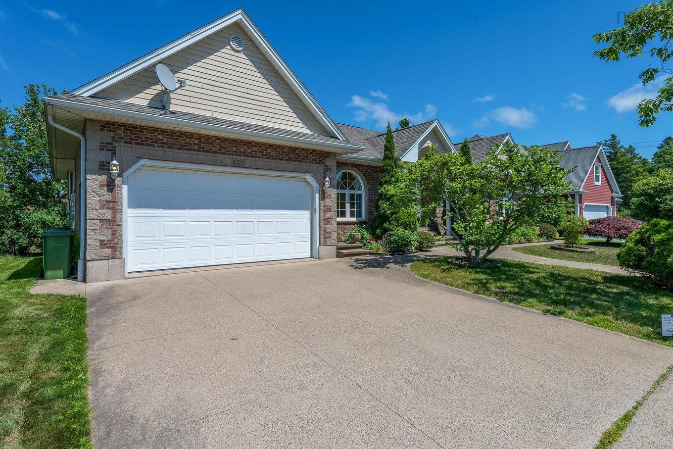 152 Roxbury Crescent, Halifax, NS