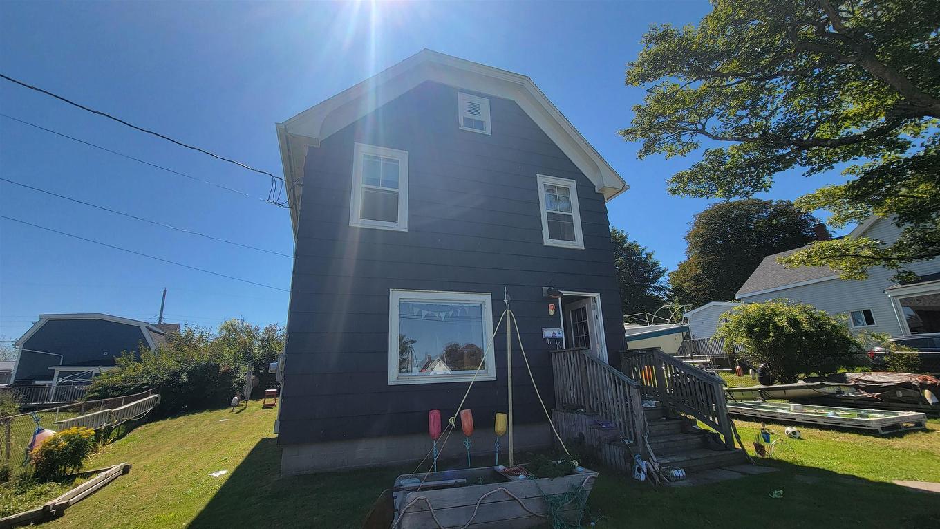 7 Butler Street, Yarmouth, NS