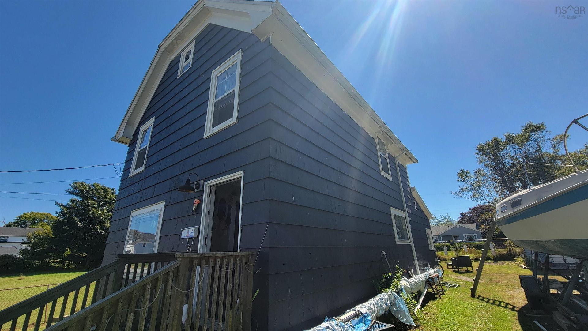 7 Butler Street, Yarmouth, NS