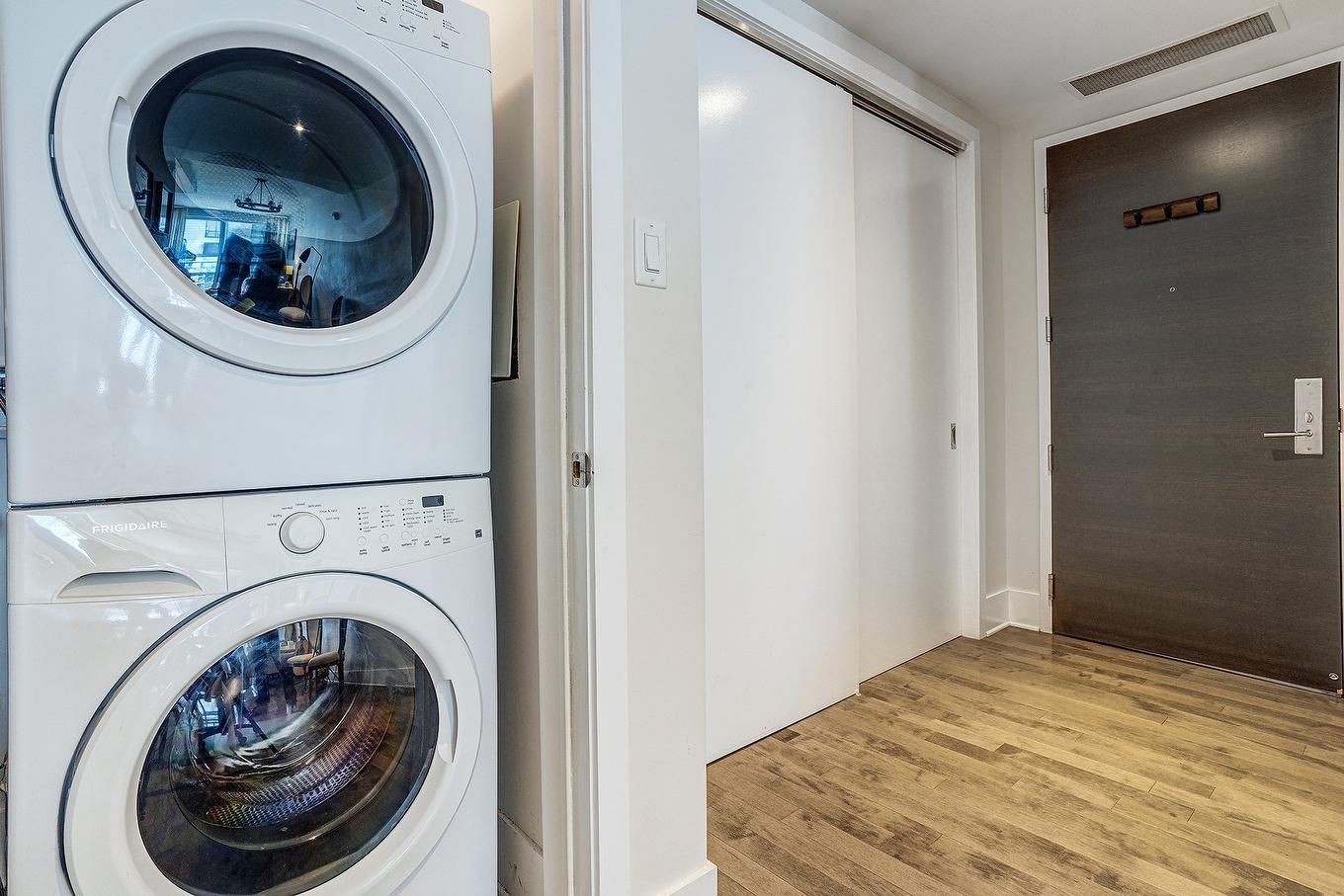 Laundry room - 713-365 Rue St-André, Montréal (Ville-Marie), QC - Indoor Photo Showing Laundry Room