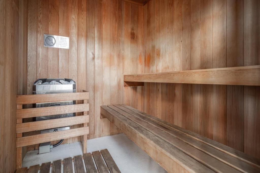 Sauna - 713-365 Rue St-André, Montréal (Ville-Marie), QC - Indoor Photo Showing Other Room