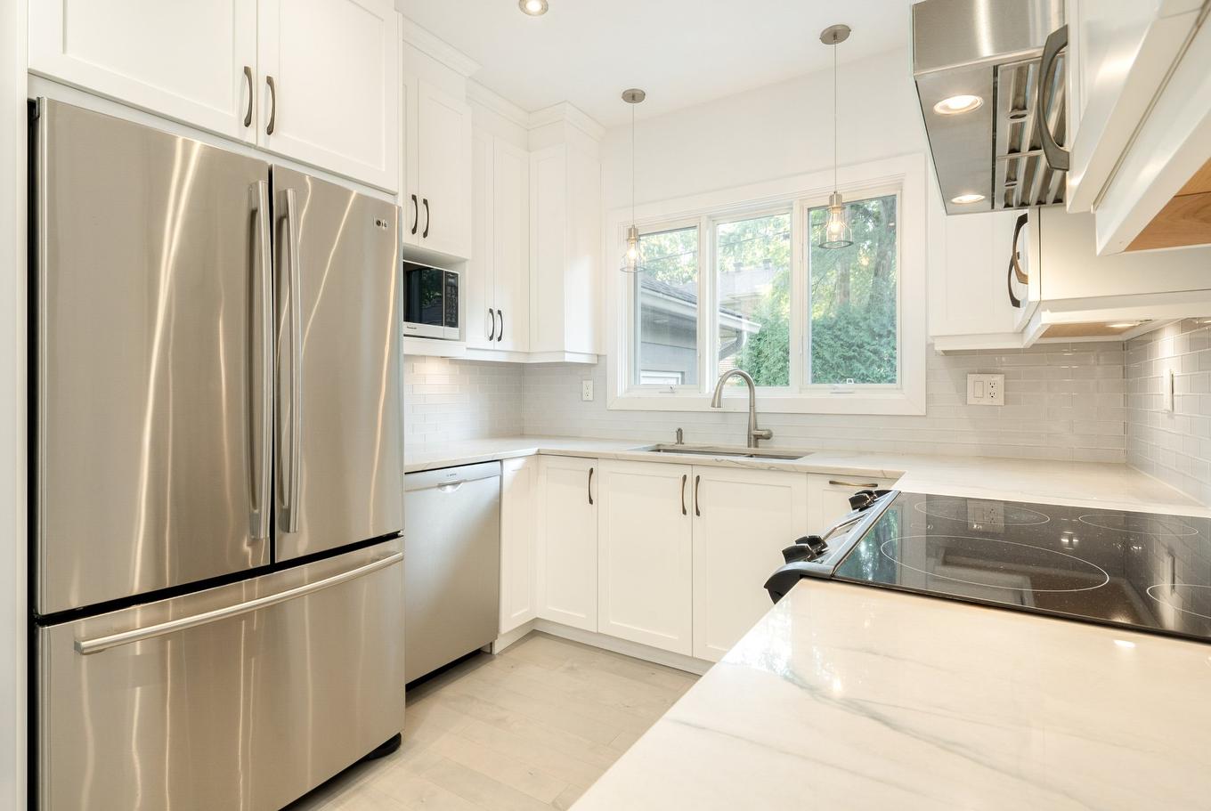 Cuisine - 146 Av. Lockhart, Mont-Royal, QC - Indoor Photo Showing Kitchen