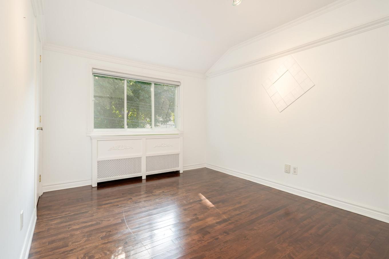 Chambre à coucher - 146 Av. Lockhart, Mont-Royal, QC - Indoor Photo Showing Other Room