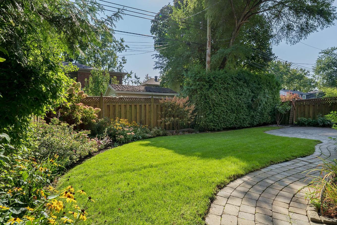 Cour - 146 Av. Lockhart, Mont-Royal, QC - Outdoor