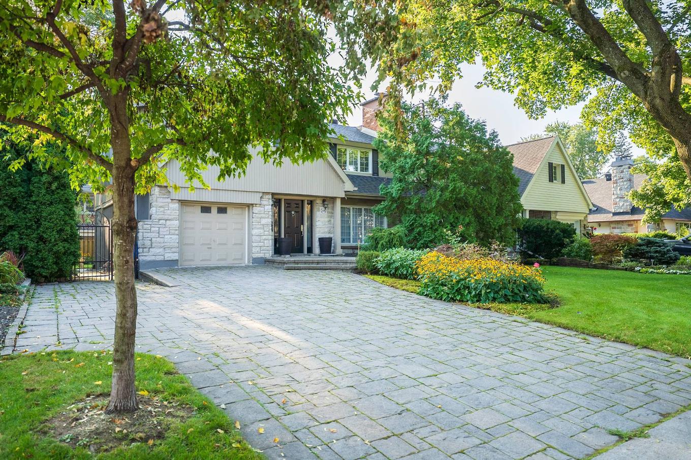 Stationnement - 146 Av. Lockhart, Mont-Royal, QC - Outdoor