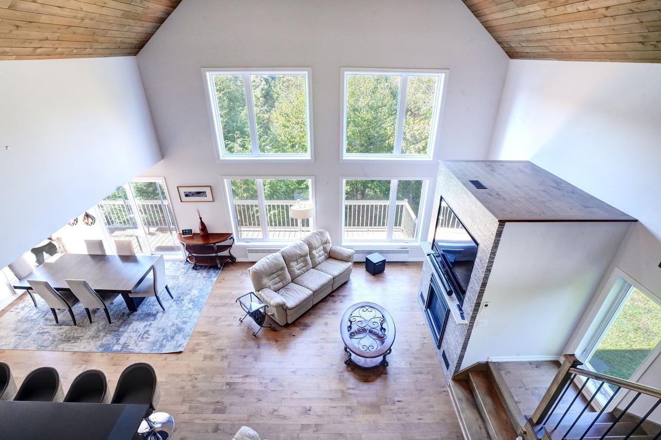 Living room - 780 Ch. De La Presqu'Île, Rivière-Rouge, QC - Indoor Photo Showing Living Room