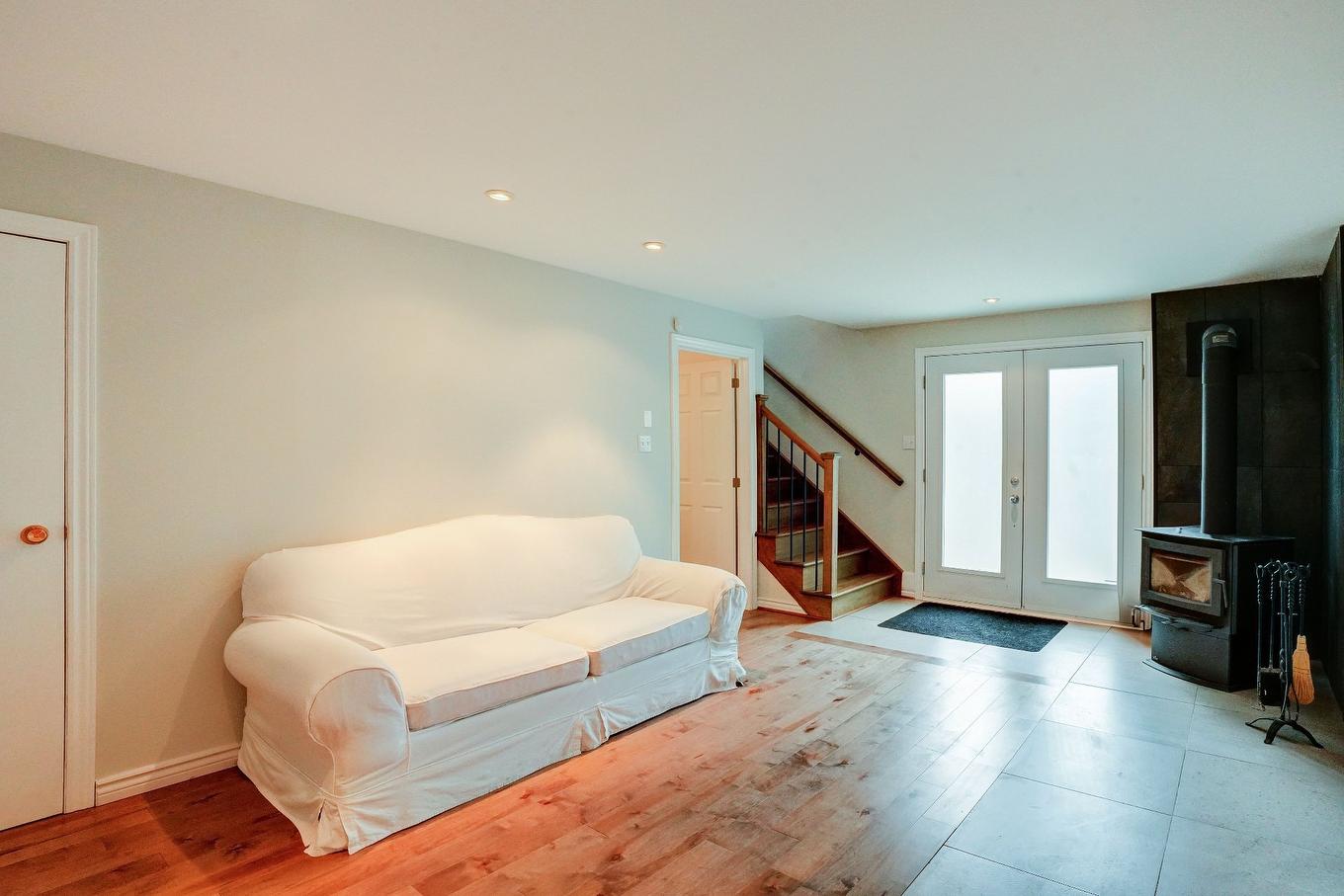 Hall - 780 Ch. De La Presqu'Île, Rivière-Rouge, QC - Indoor Photo Showing Other Room