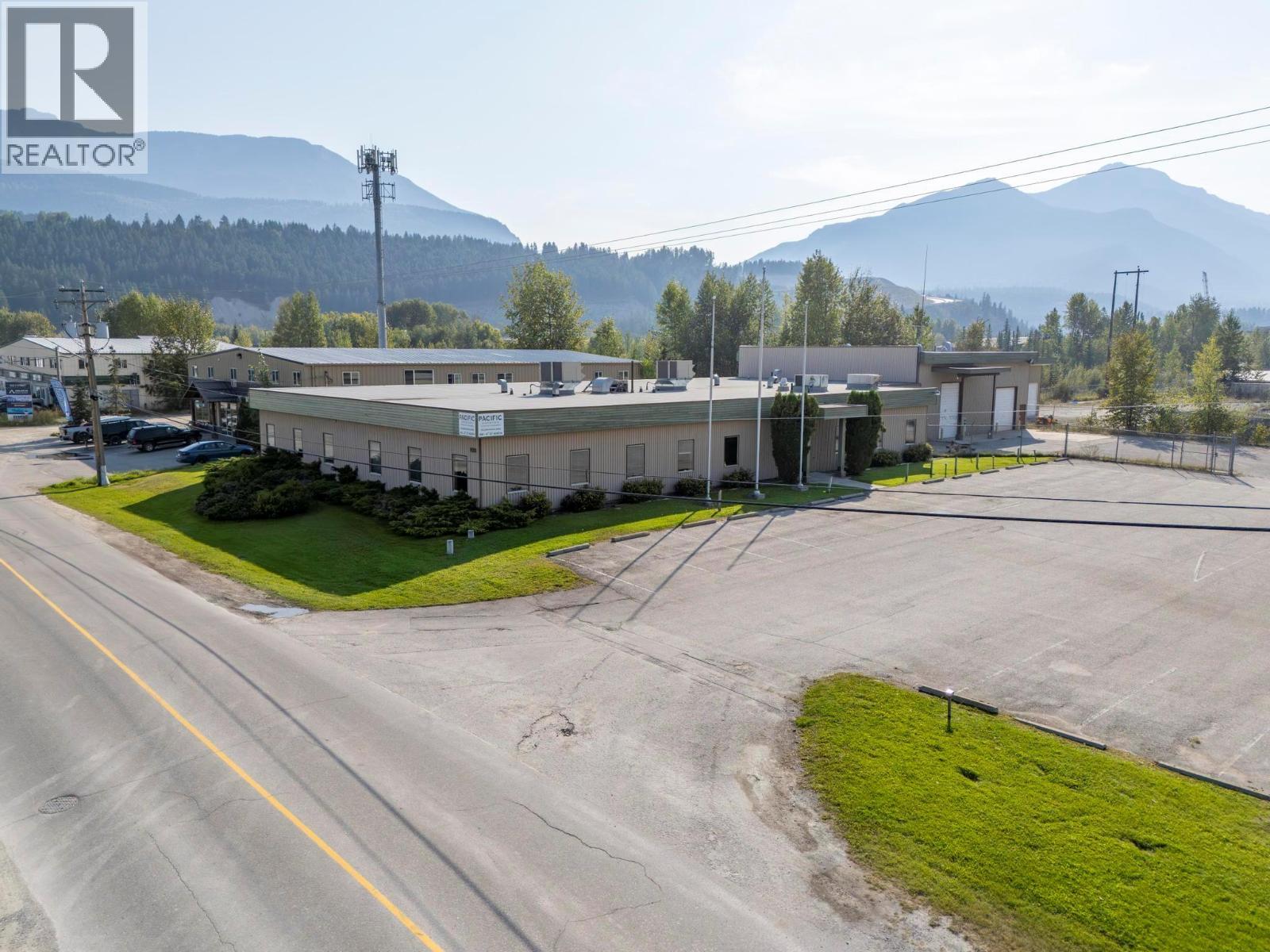 800 9Th Street, Golden, BC