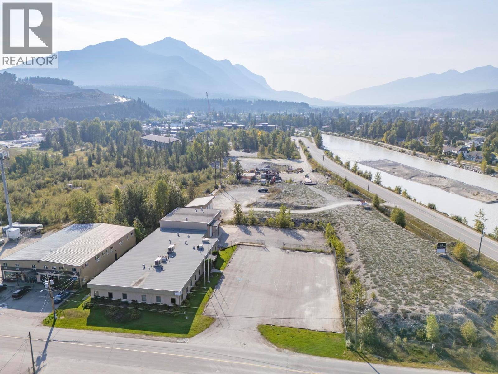 800 9Th Street, Golden, BC