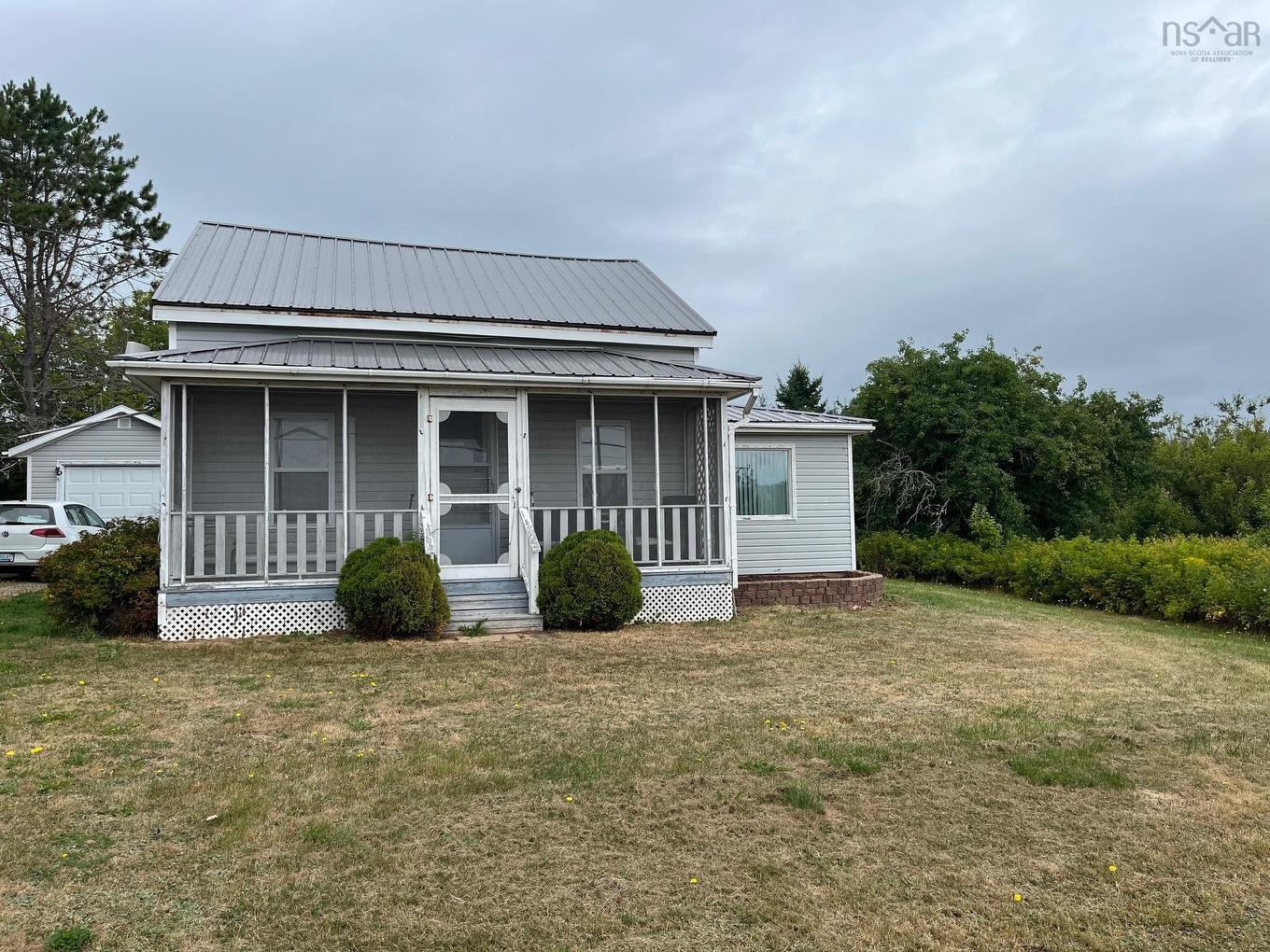 607 Highway 2, Lower Five Islands, NS