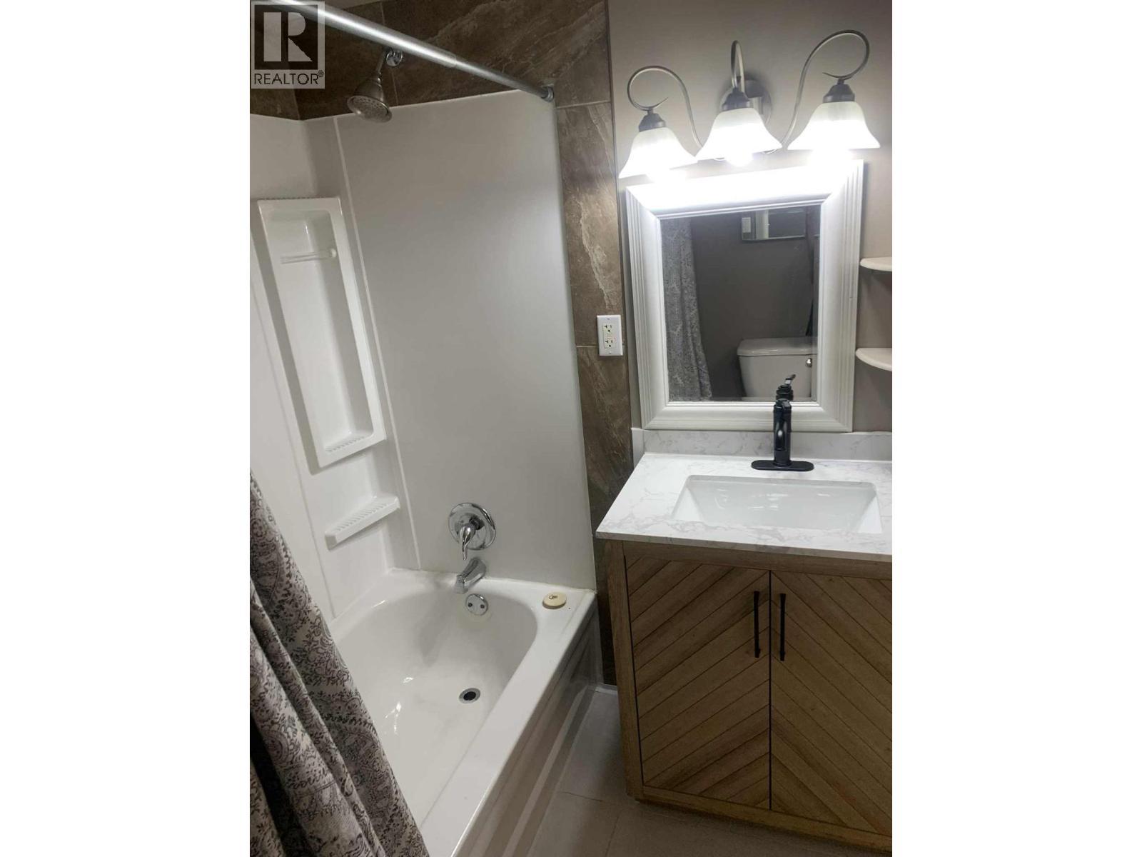 4720 52 Street Nw, Chetwynd, BC