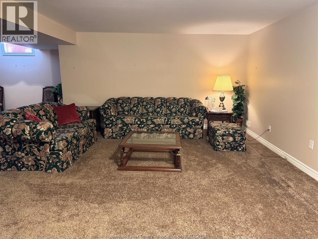 11285 Firgrove Drive, Windsor, ON - Indoor