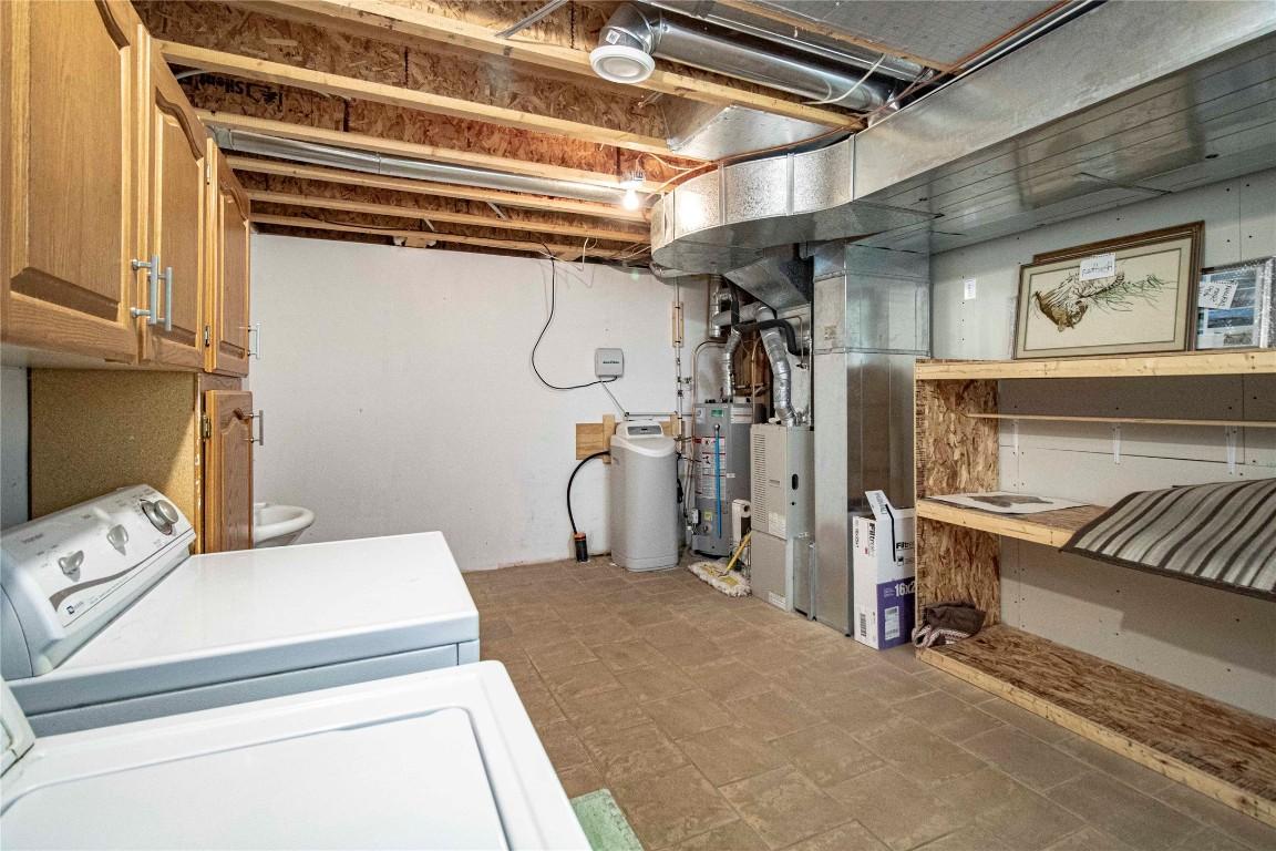 49-1840 Oliver Ranch Road, Okanagan Falls, BC - Indoor Photo Showing Laundry Room