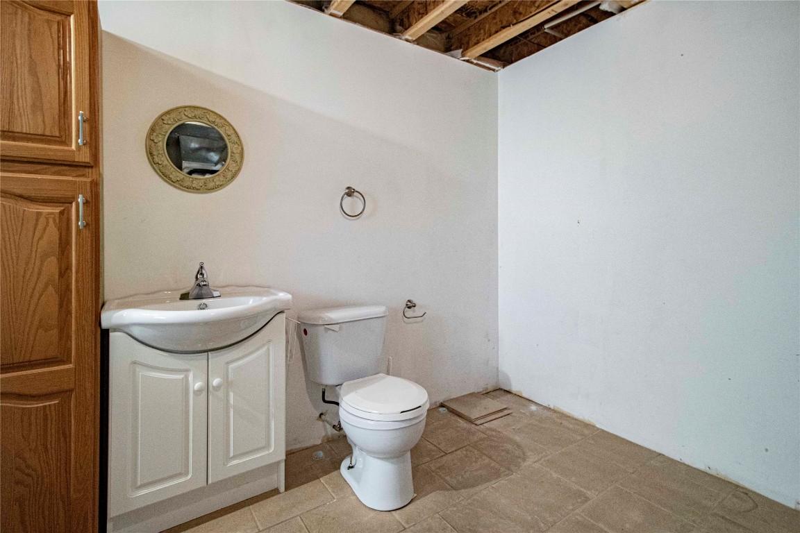 49-1840 Oliver Ranch Road, Okanagan Falls, BC - Indoor Photo Showing Bathroom