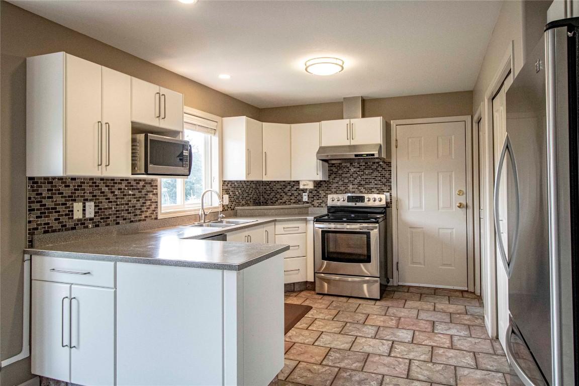 49-1840 Oliver Ranch Road, Okanagan Falls, BC - Indoor Photo Showing Kitchen