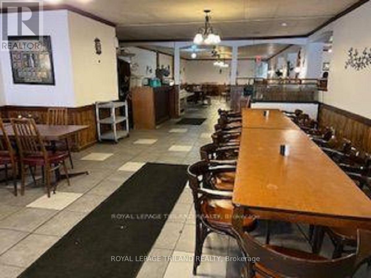 236-232 Main Street, Southwest Middlesex (Glencoe), ON