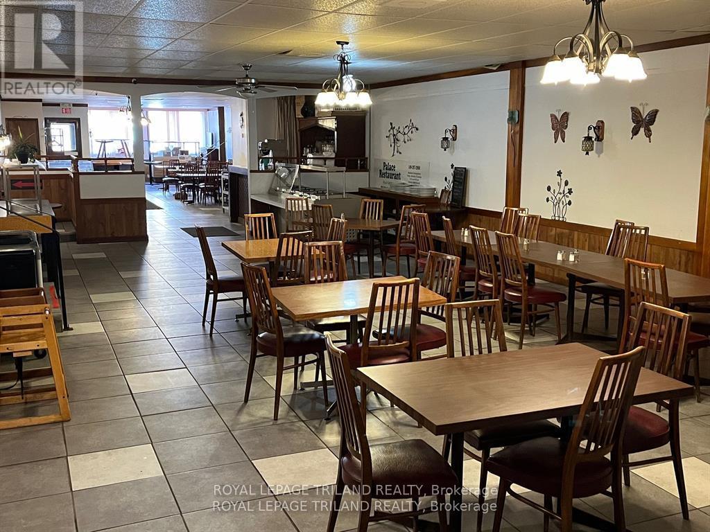 236-232 Main Street, Southwest Middlesex (Glencoe), ON