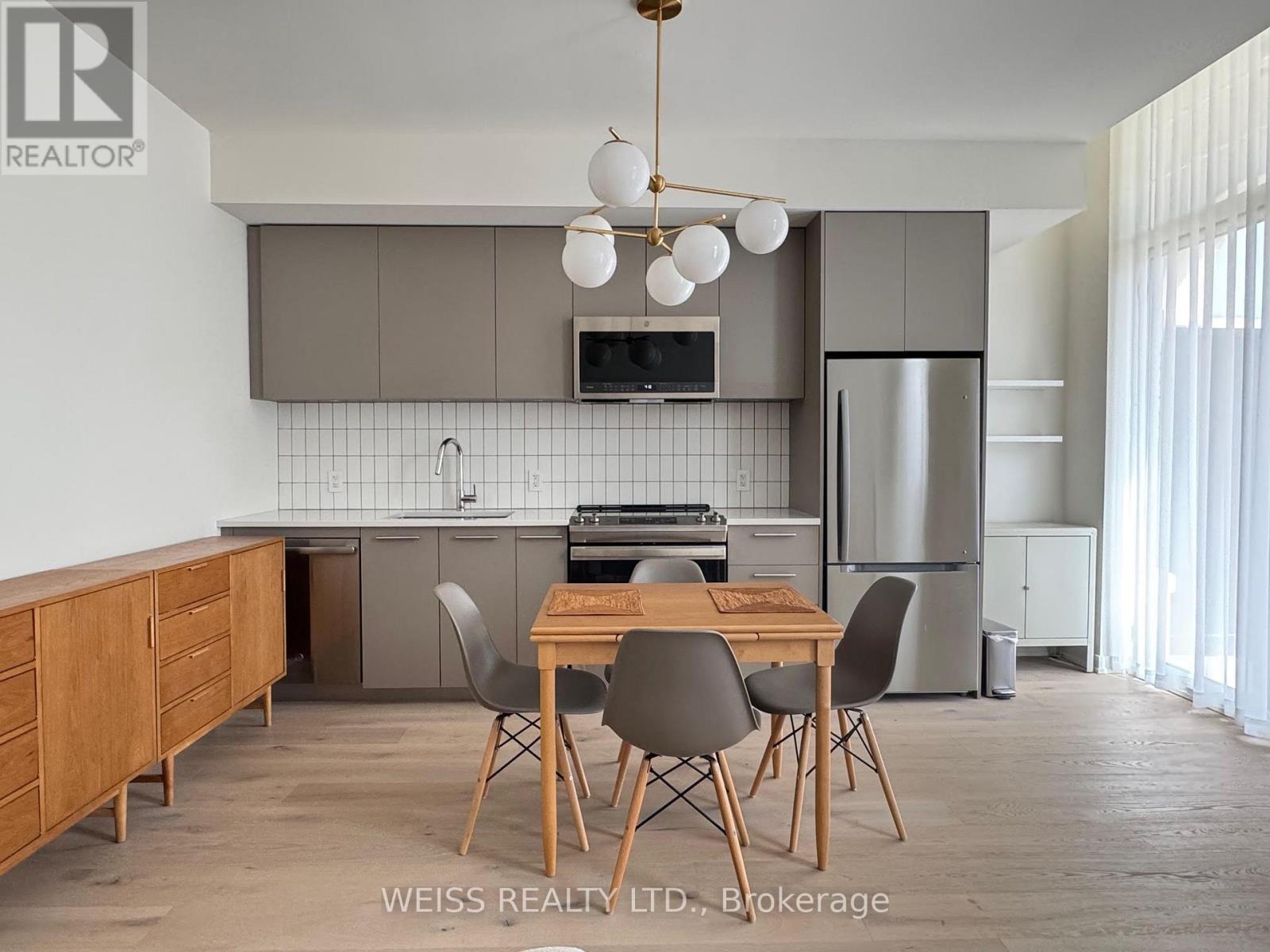 101 - 101 Cathedral High Street, Markham, ON - Indoor