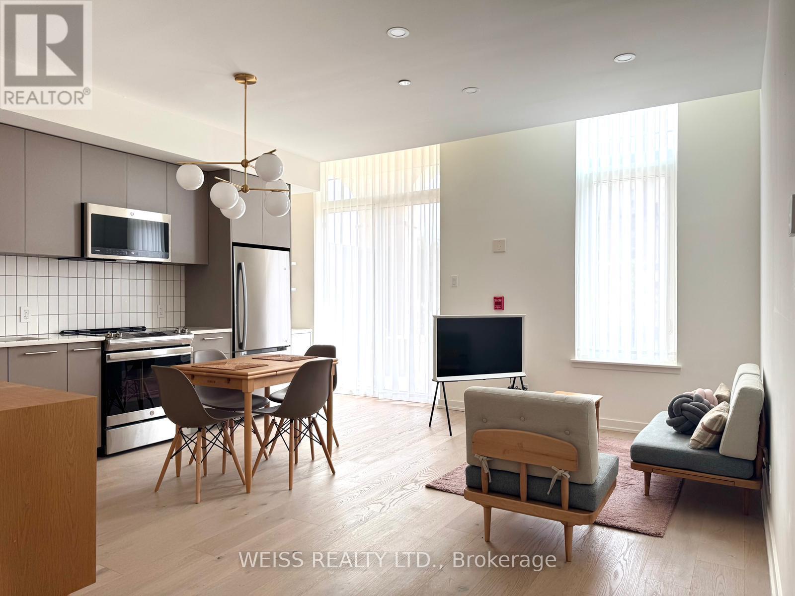 101 - 101 Cathedral High Street, Markham, ON - Indoor Photo Showing Kitchen
