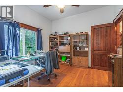 Office/2nd bedroom -