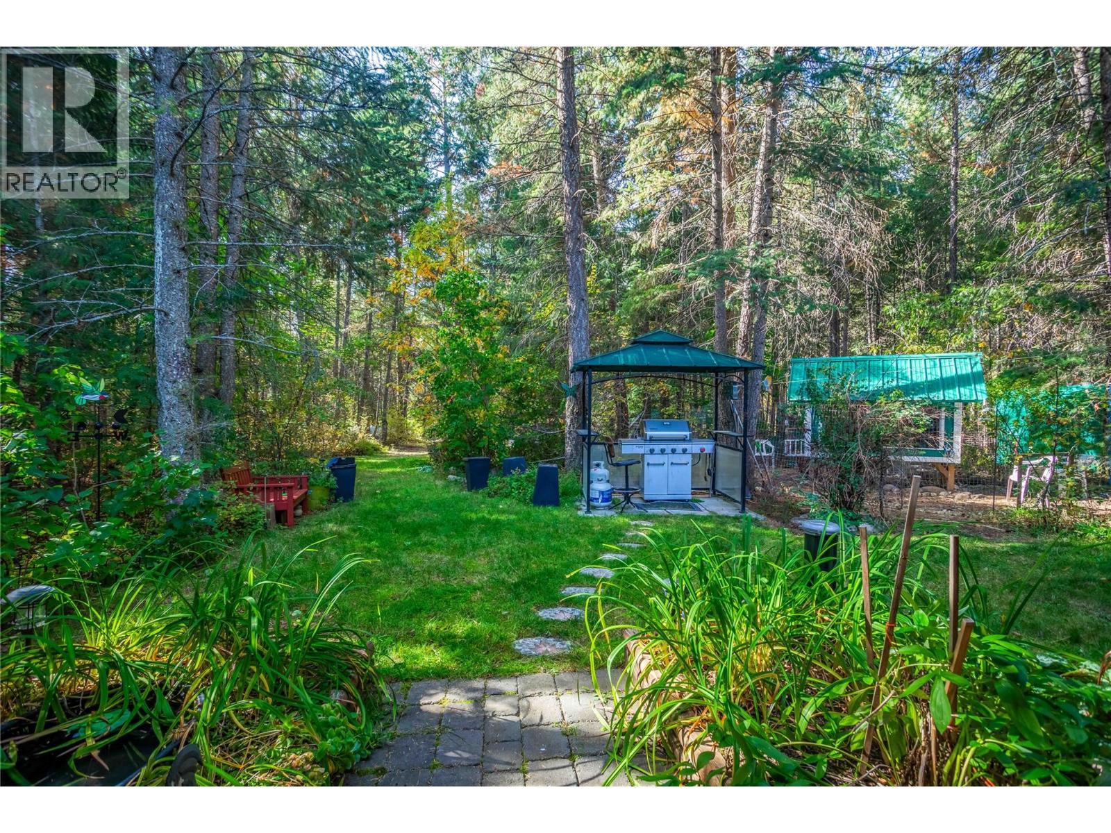 60 Pringle Road, Carmi, BC - Outdoor