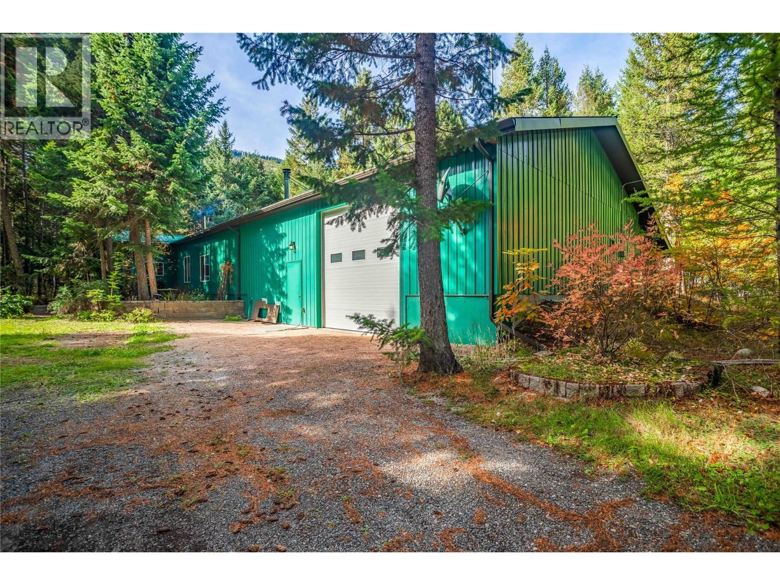 60 Pringle Road, Carmi, BC - Outdoor