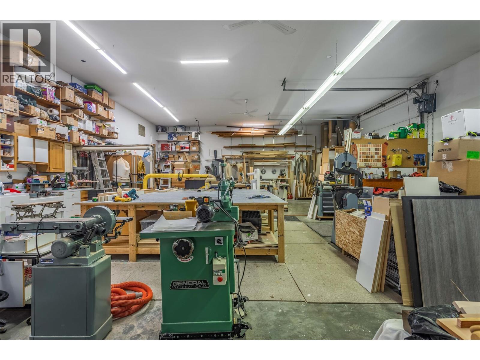 60 Pringle Road, Carmi, BC - Indoor