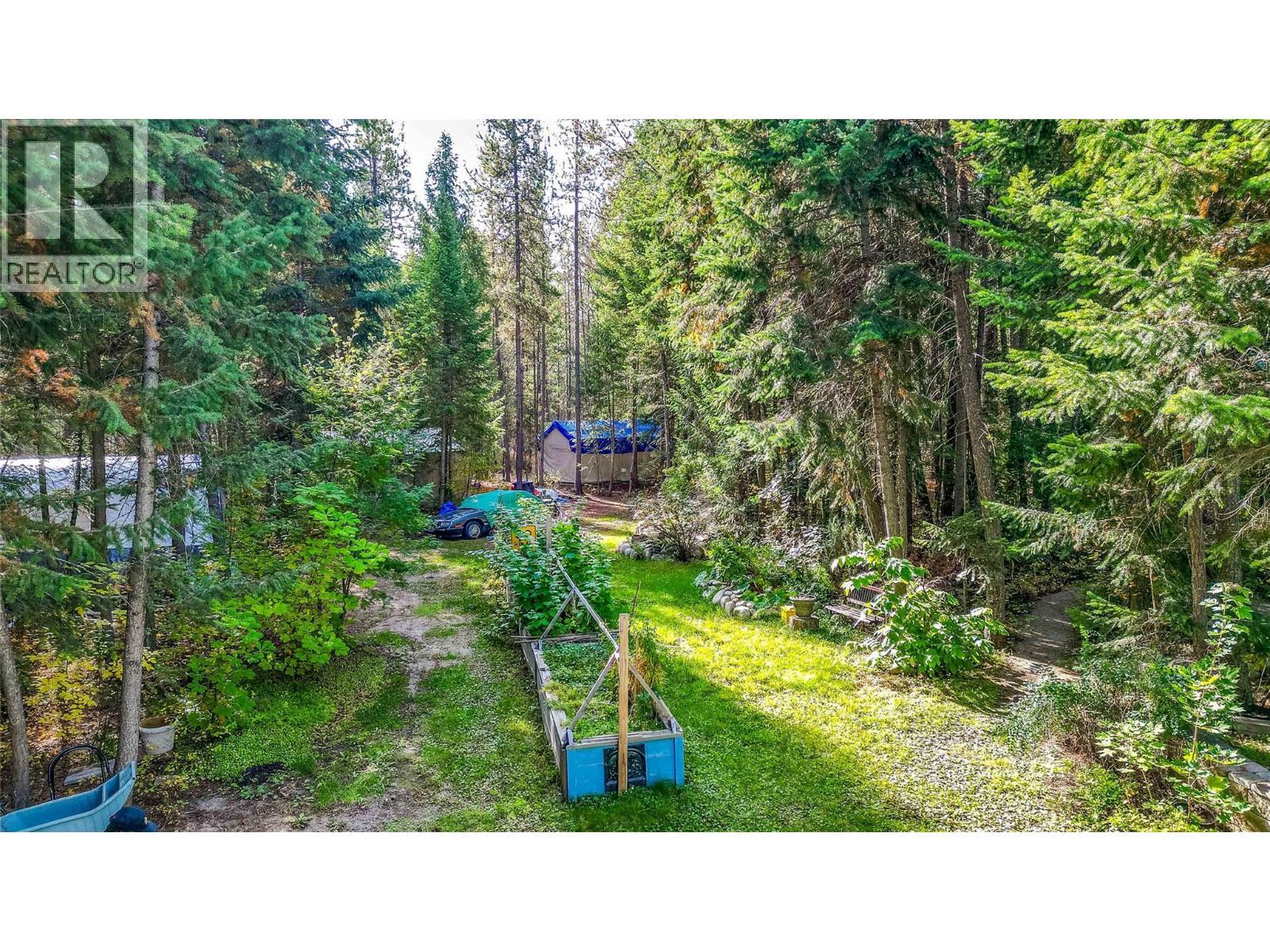 60 Pringle Road, Carmi, BC - Outdoor