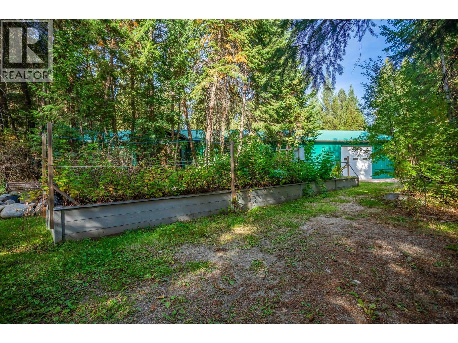 60 Pringle Road, Carmi, BC - Outdoor