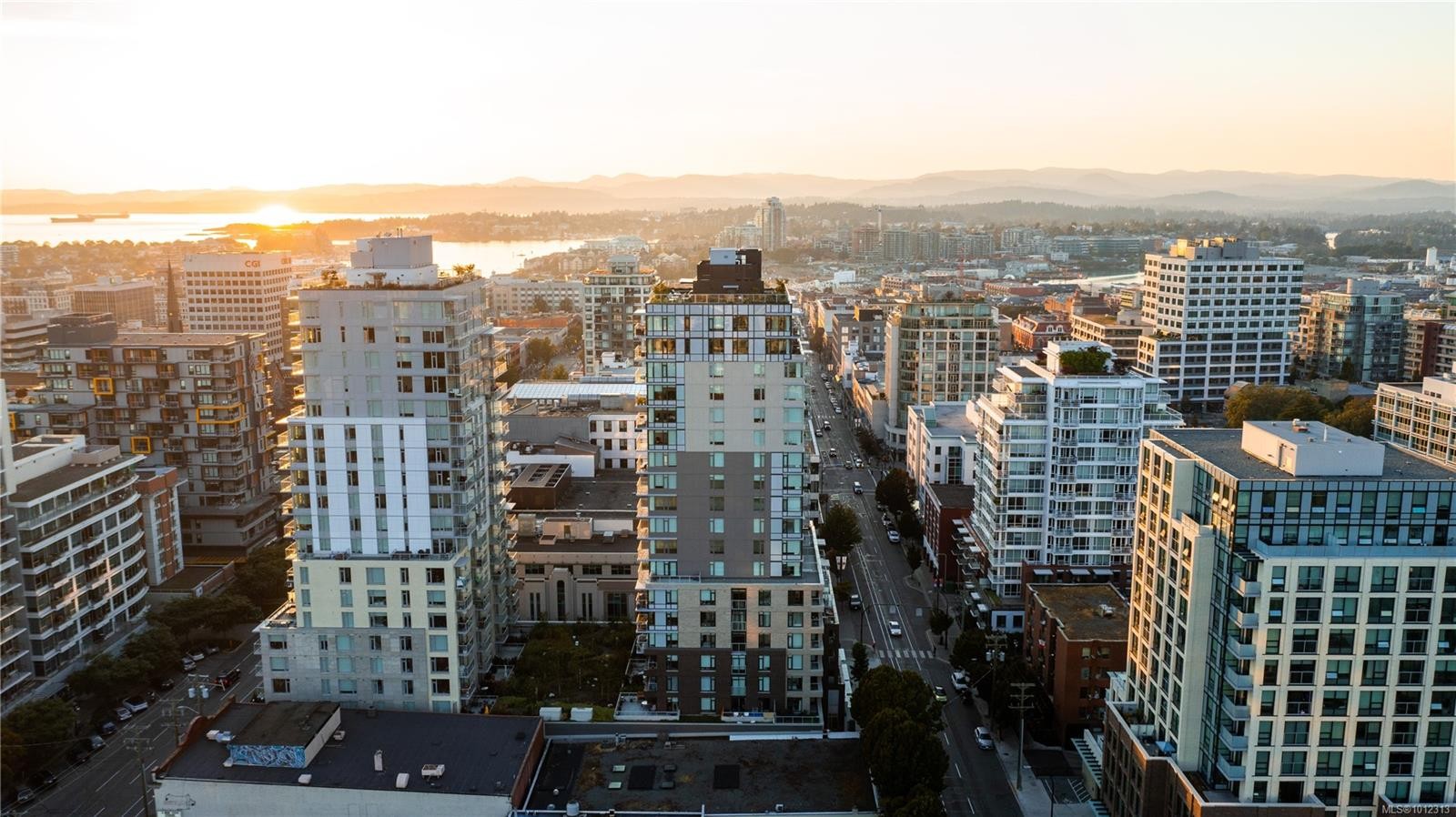 1002-845 Johnson St, Victoria, BC - Outdoor