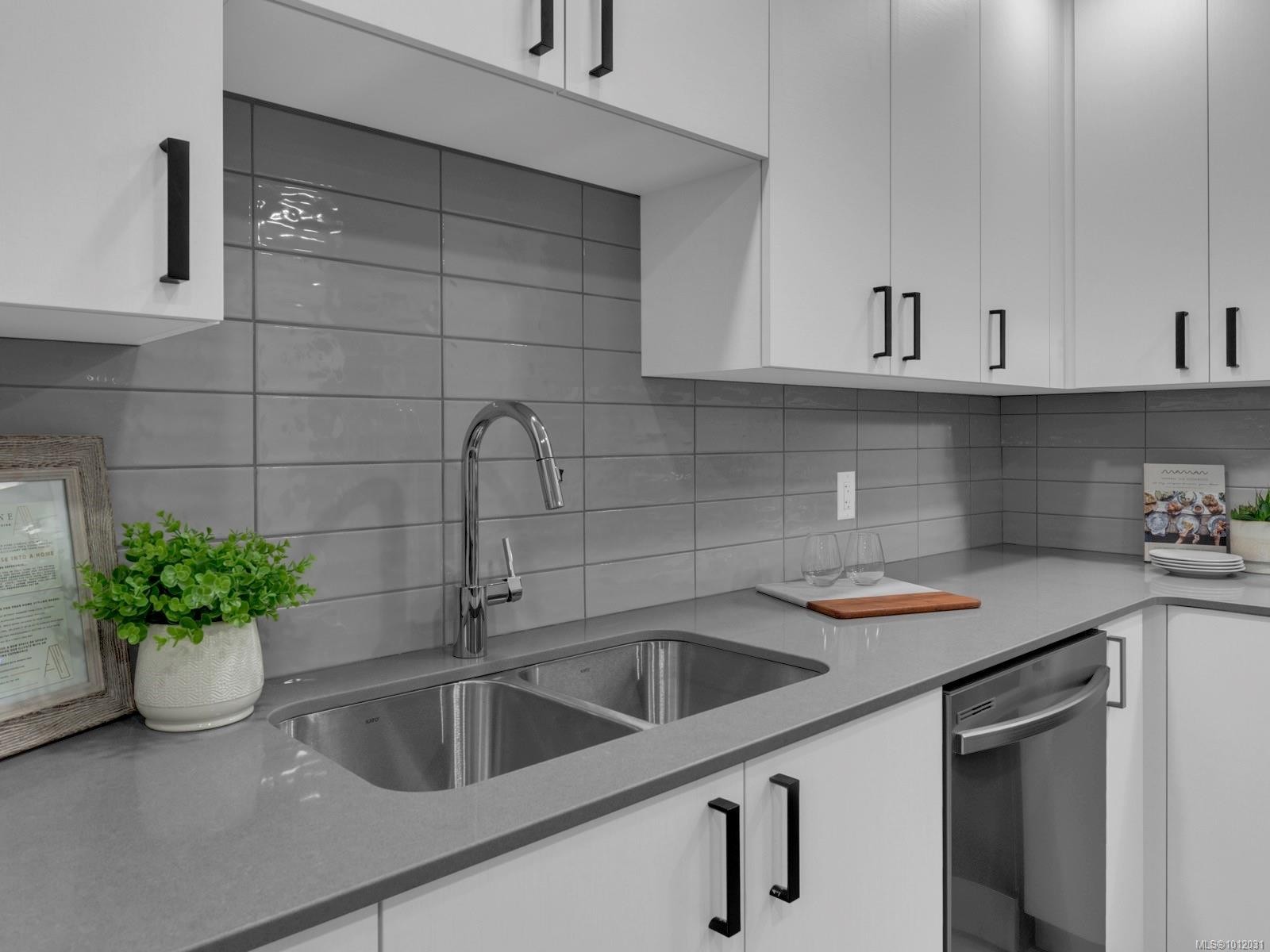 613-2390 City Gate Blvd, Langford, BC - Indoor Photo Showing Kitchen With Double Sink