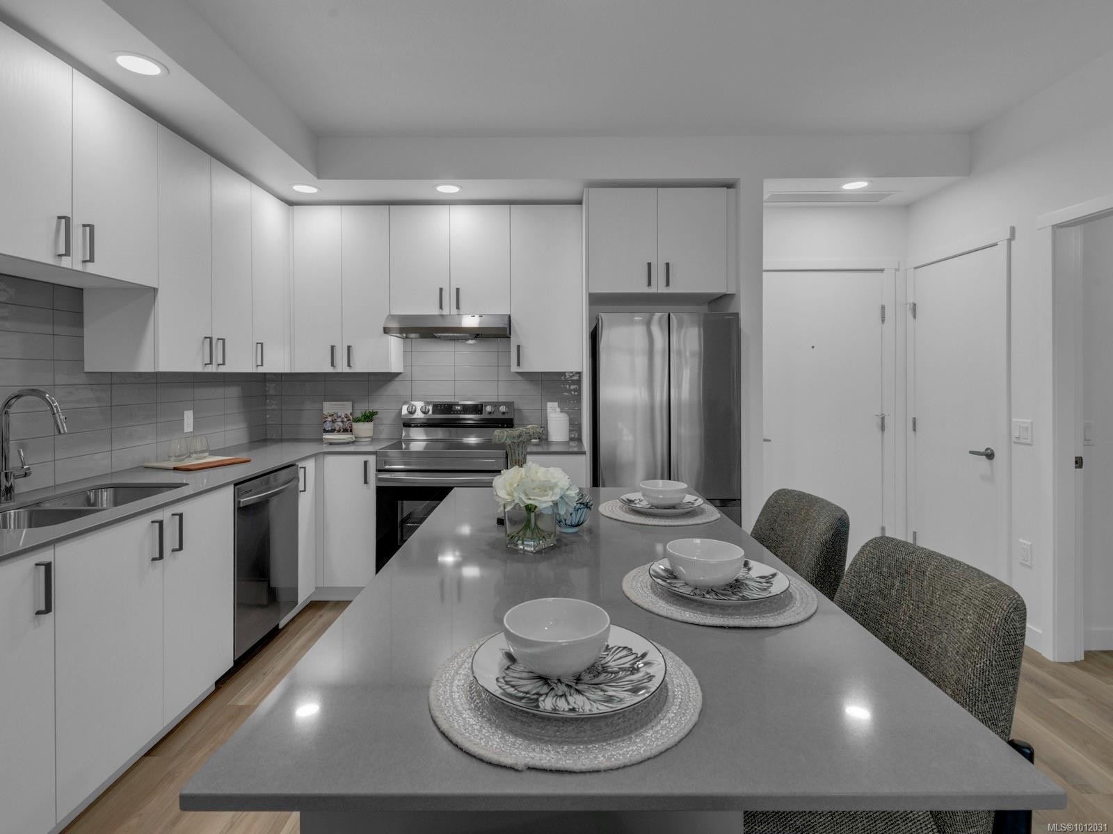 613-2390 City Gate Blvd, Langford, BC - Indoor Photo Showing Kitchen With Double Sink With Upgraded Kitchen