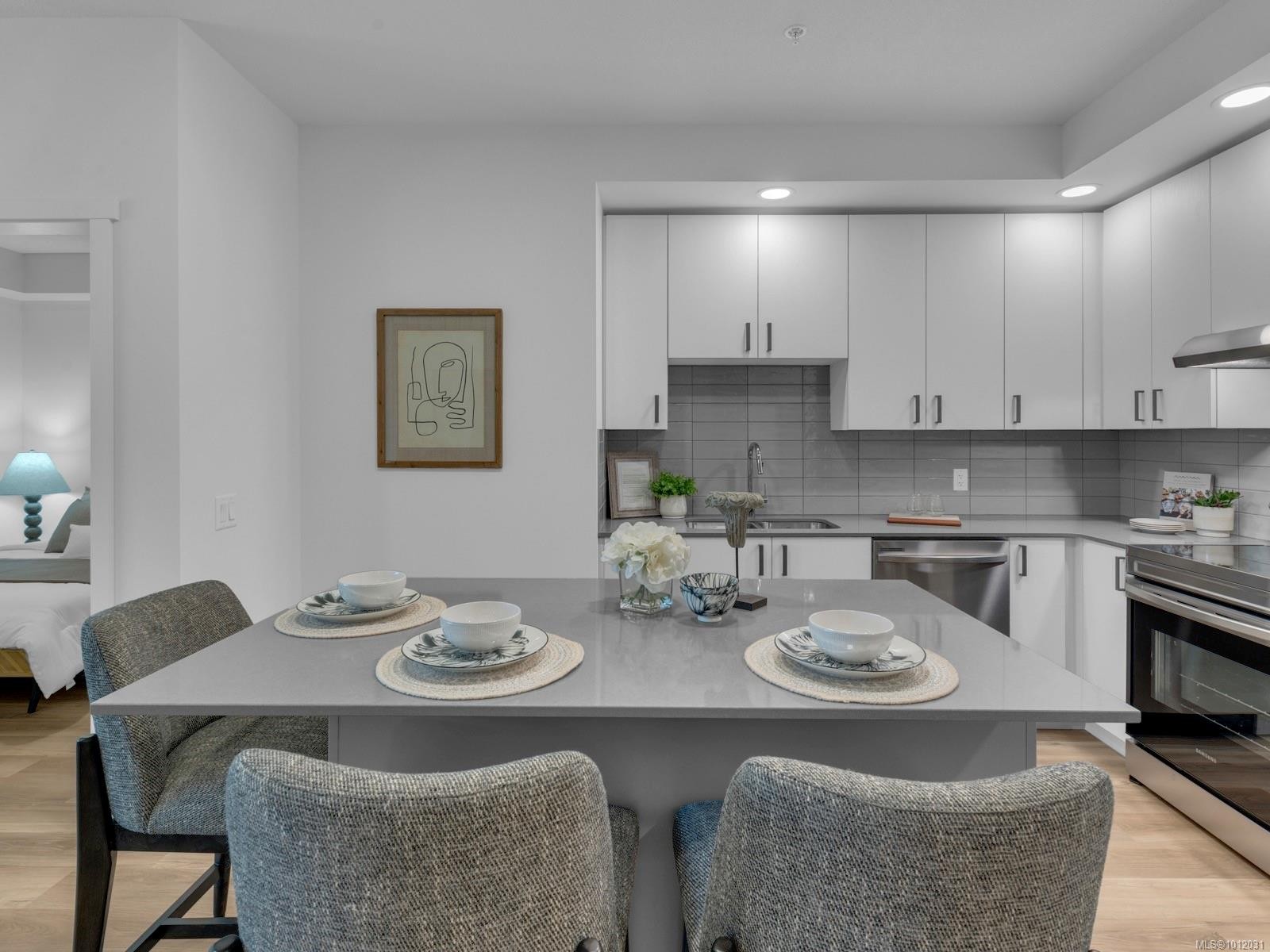 613-2390 City Gate Blvd, Langford, BC - Indoor Photo Showing Dining Room