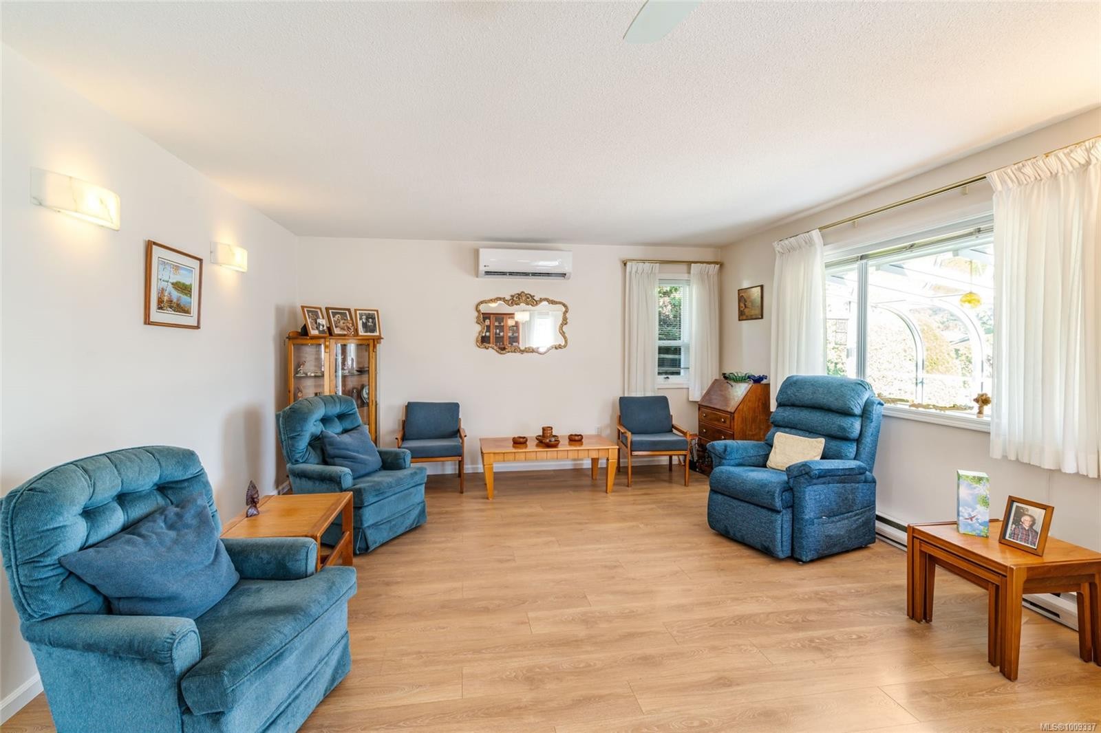 219 Sixth Ave West, Qualicum Beach, BC