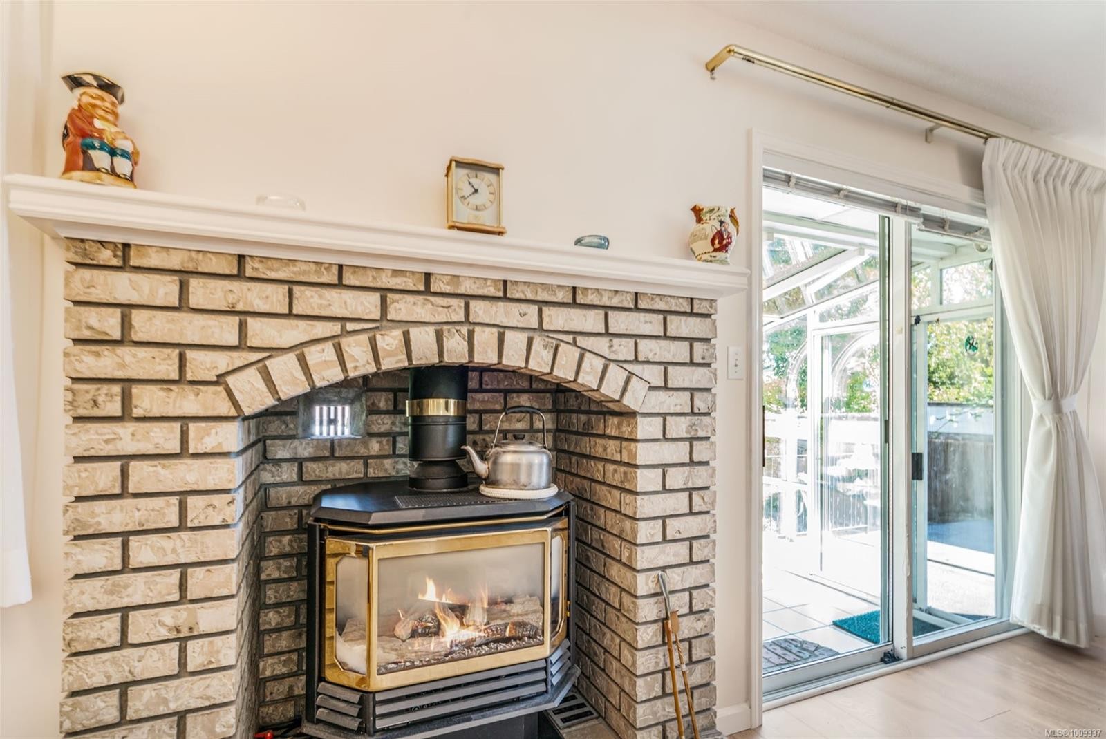 219 Sixth Ave West, Qualicum Beach, BC