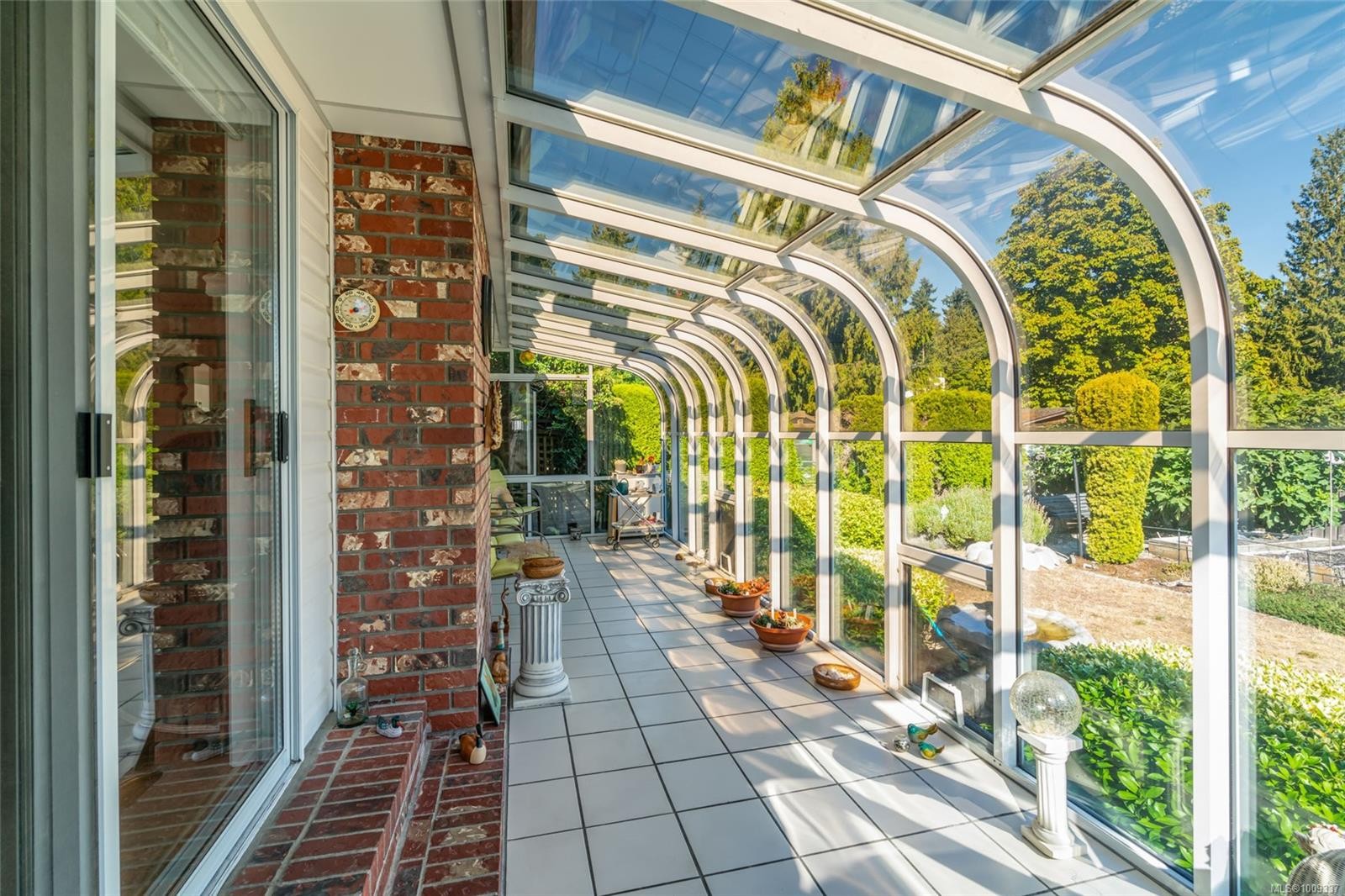 219 Sixth Ave West, Qualicum Beach, BC