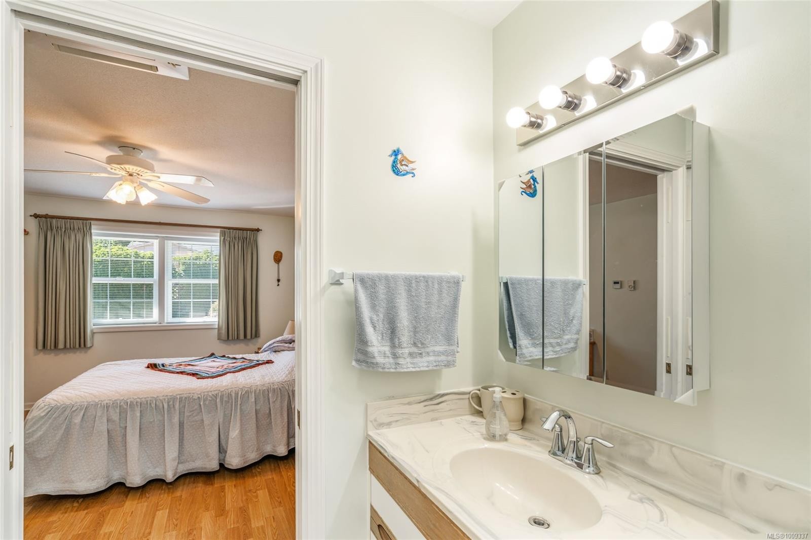 219 Sixth Ave West, Qualicum Beach, BC