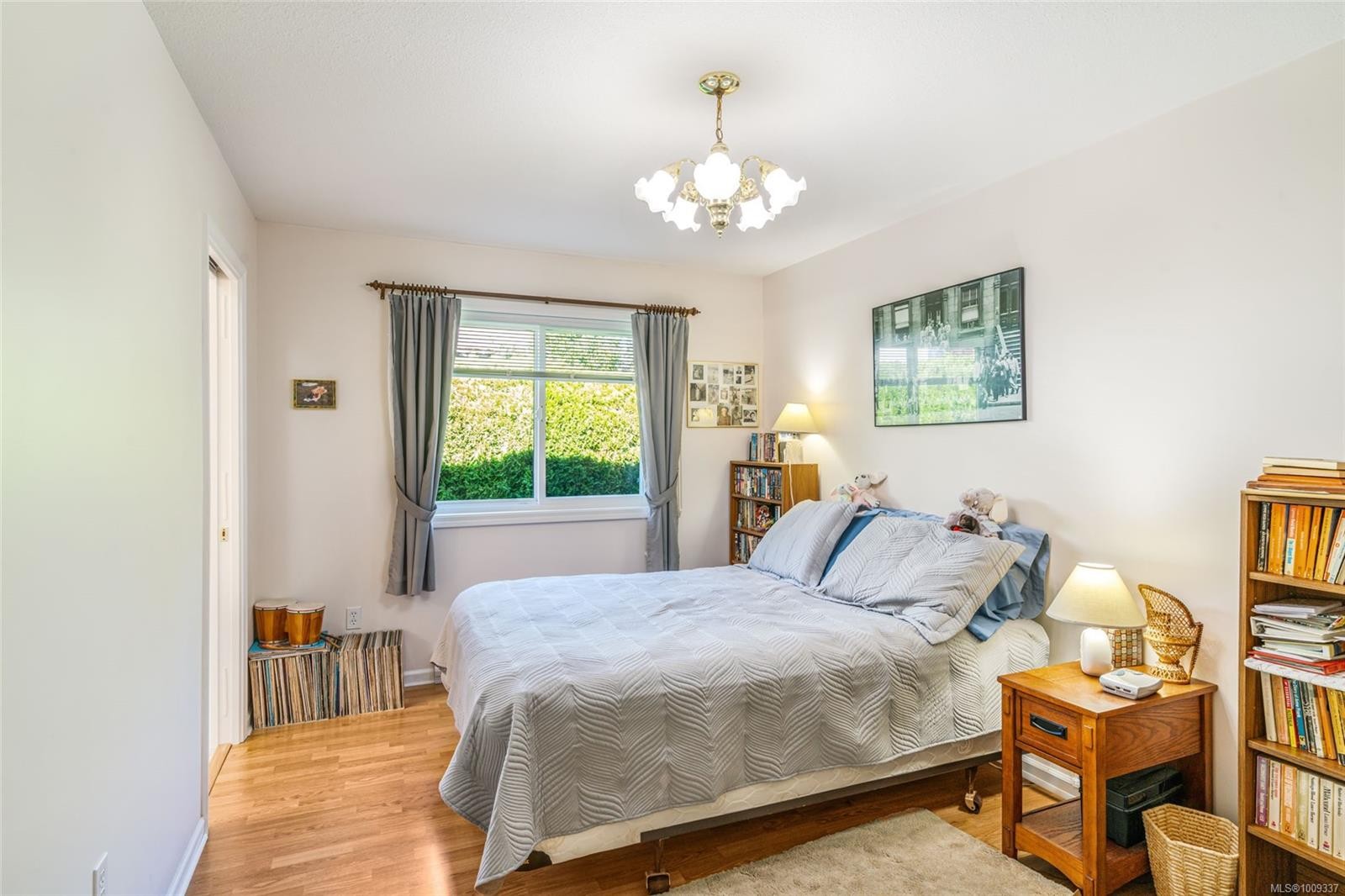 219 Sixth Ave West, Qualicum Beach, BC