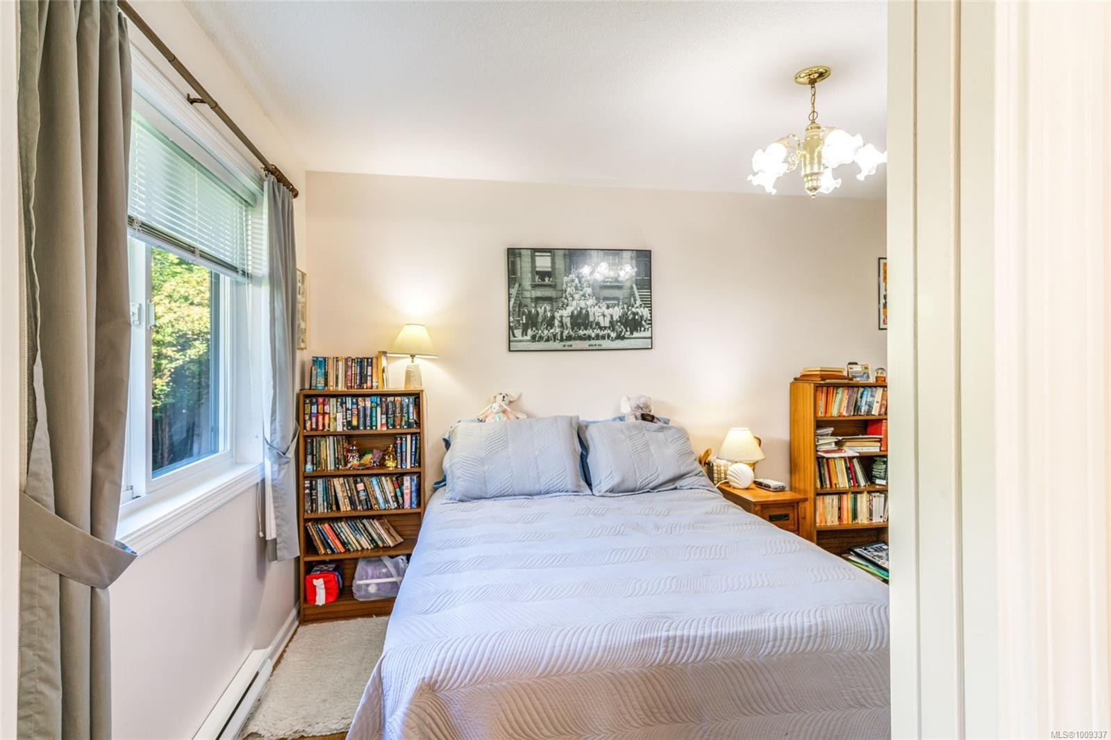 219 Sixth Ave West, Qualicum Beach, BC