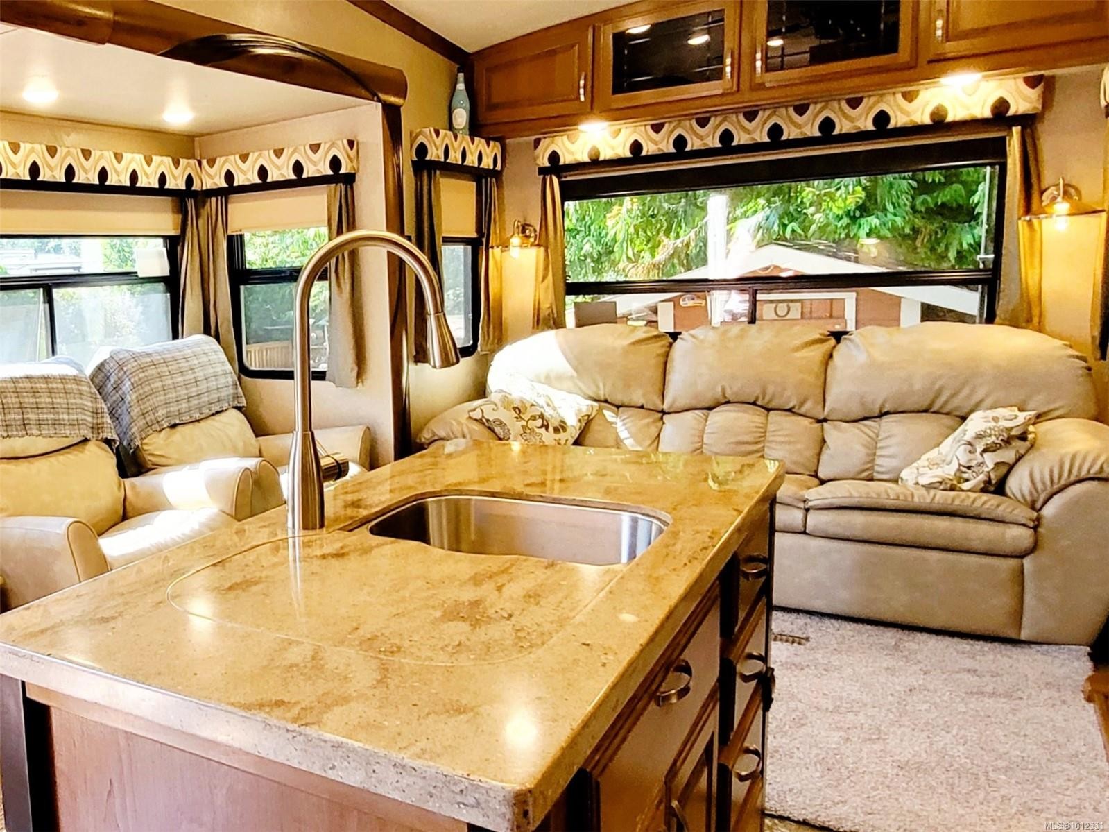 35-6050 Island Hwy West, Qualicum Beach, BC