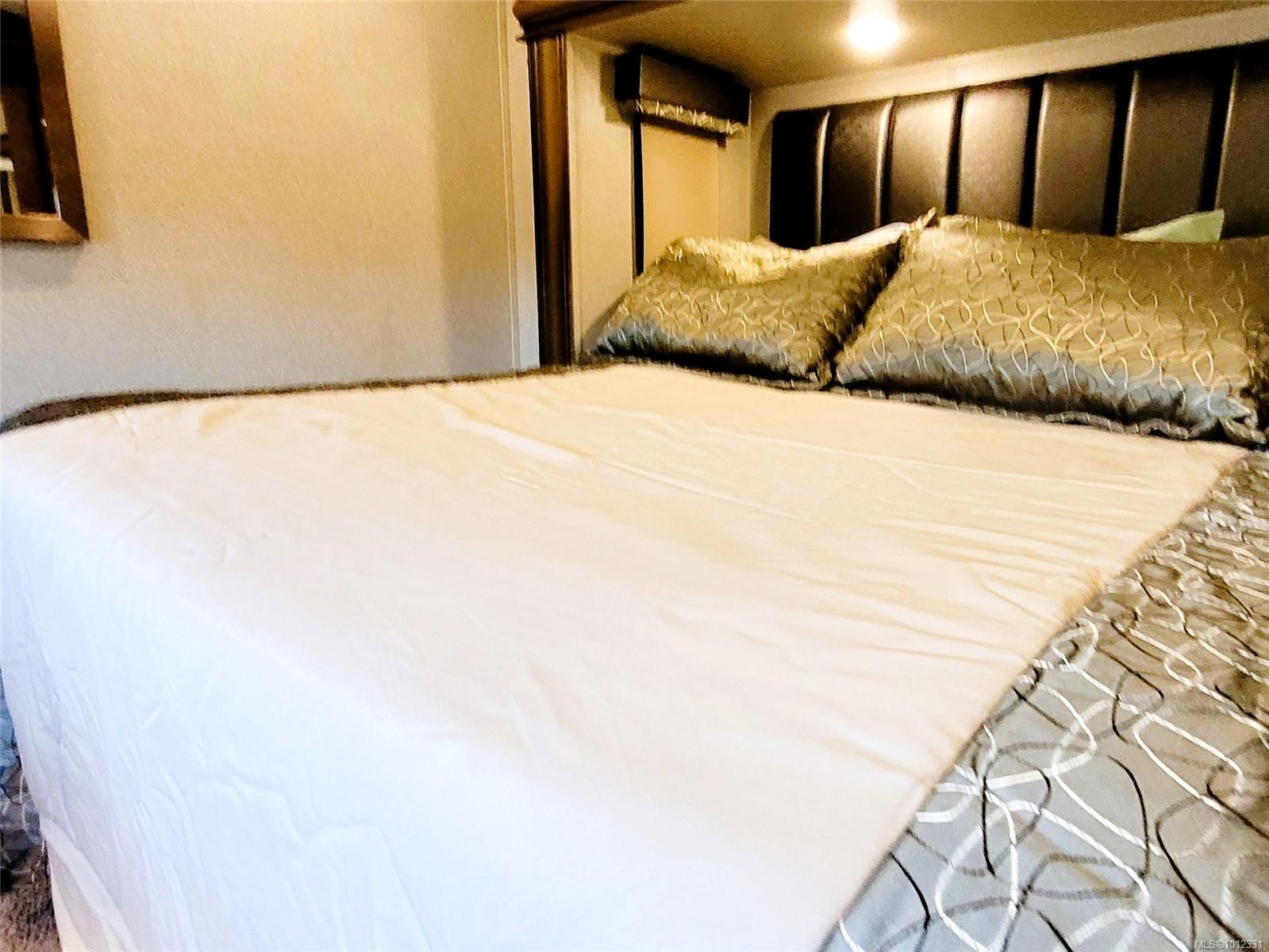 35-6050 Island Hwy West, Qualicum Beach, BC