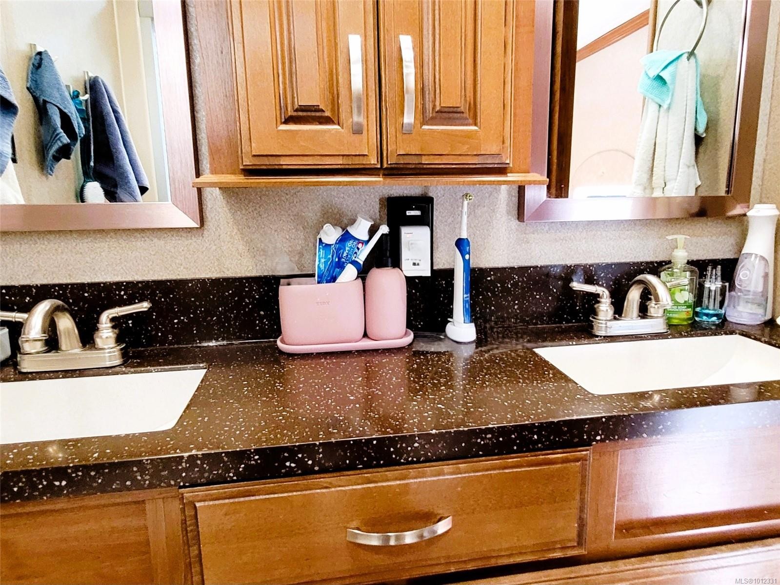 35-6050 Island Hwy West, Qualicum Beach, BC