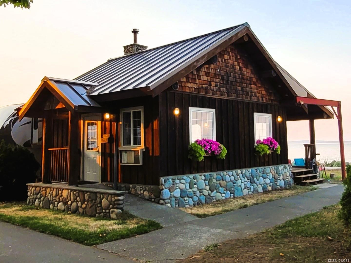 35-6050 Island Hwy West, Qualicum Beach, BC