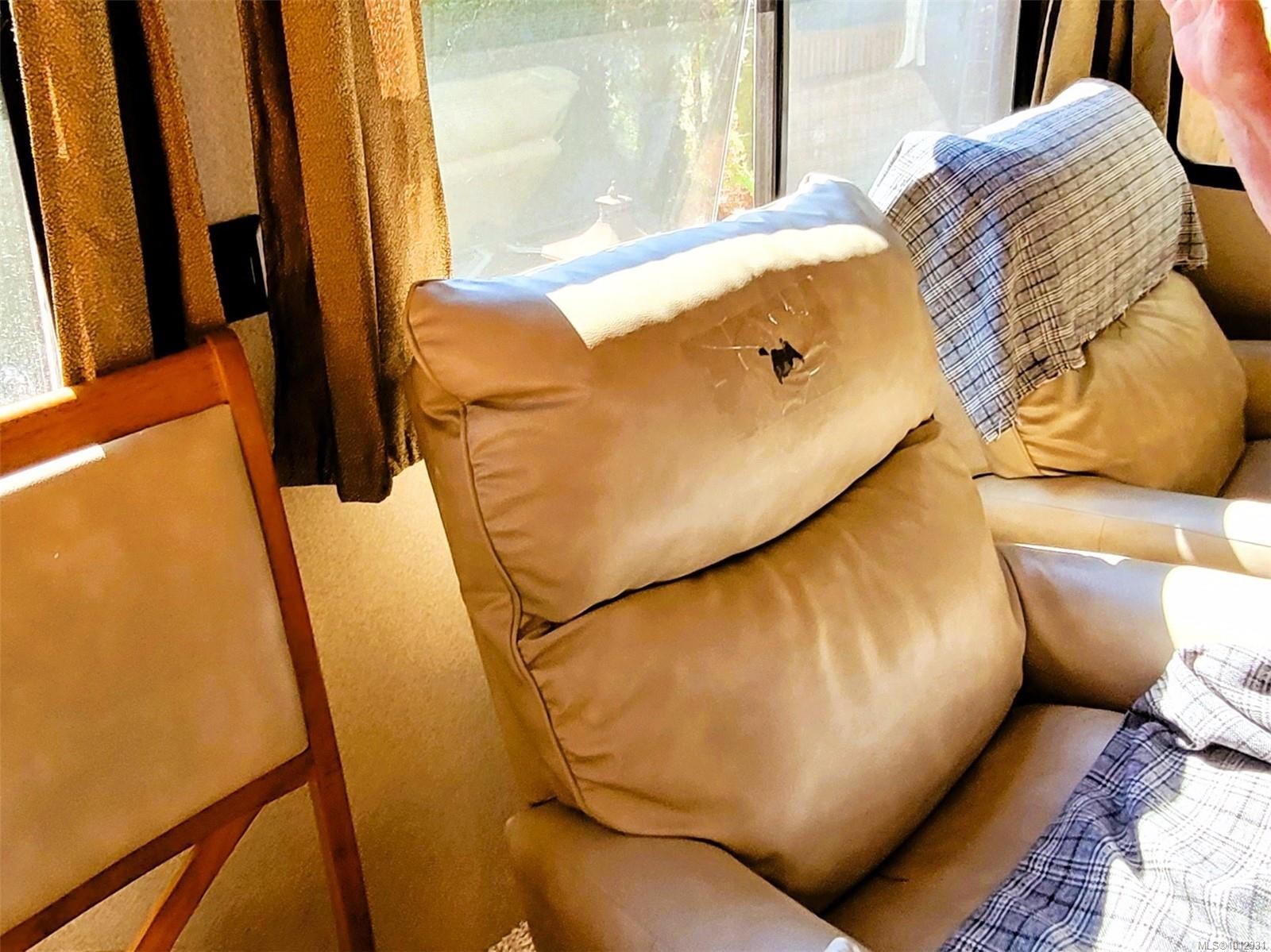 35-6050 Island Hwy West, Qualicum Beach, BC