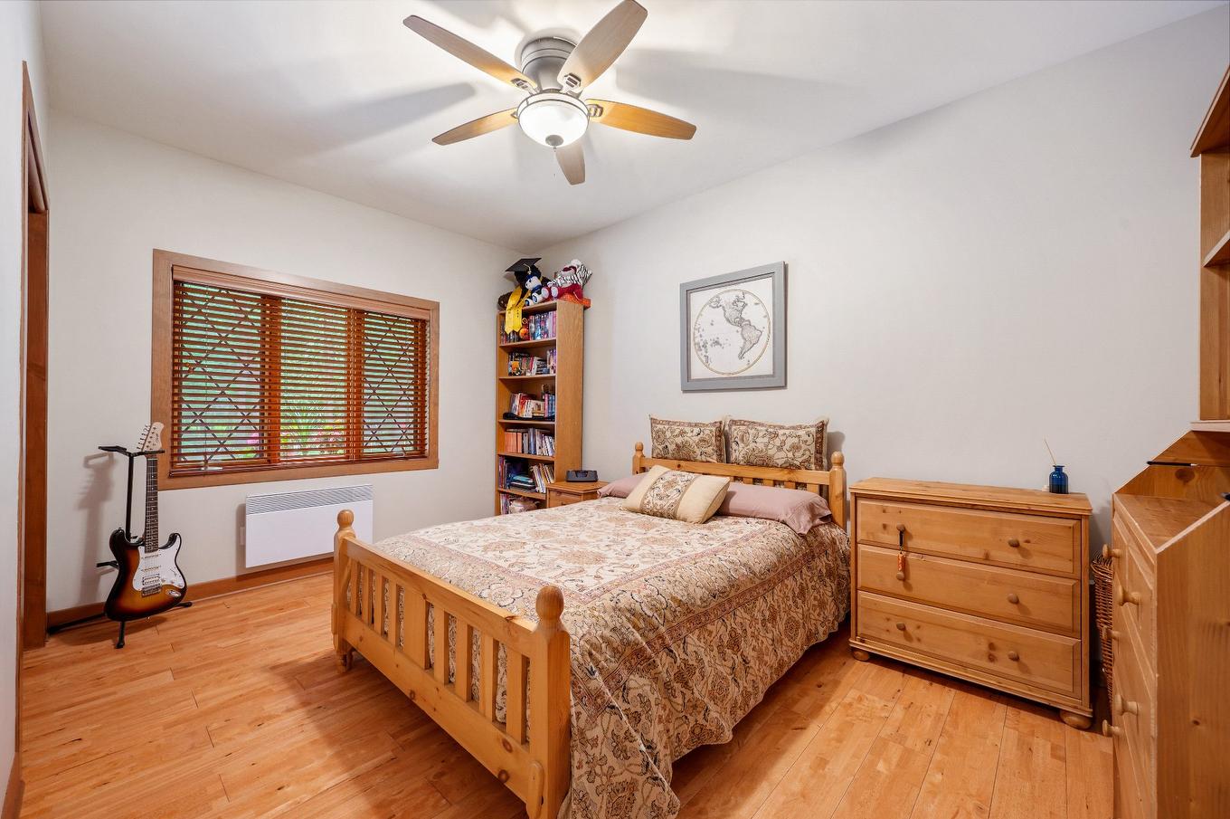Chambre à coucher - 1386 Rue Des Peupliers, Mont-Saint-Hilaire, QC - Indoor Photo Showing Bedroom