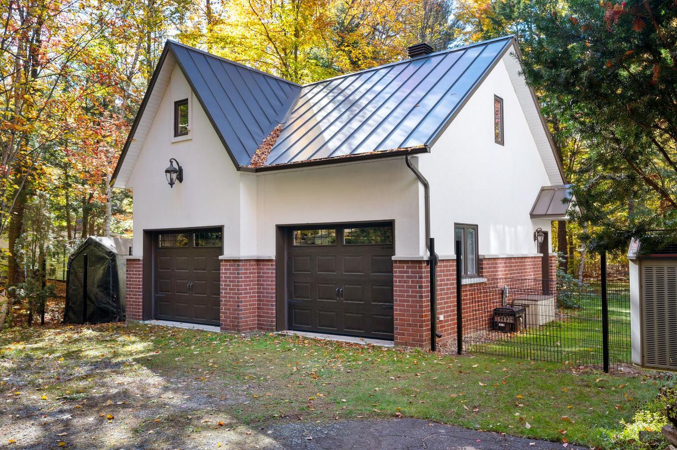 Garage - 1386 Rue Des Peupliers, Mont-Saint-Hilaire, QC - Outdoor